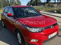 Usado Ssangyong (KGM) Tivoli Limited 115 CV (84 kW) 2017 Rojo SUV