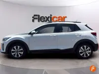 Usado Kia Stonic 101 CV (74 kW) 2022 Blanco SUV
