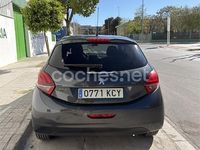 Usado Peugeot 208 Style 100 CV (73 kW) 2017 Gris / plata Utilitario