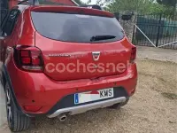 Używany Dacia Sandero 90 KM (66 kW) 2018 Czerwony Sedan/Limuzyna