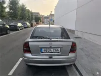 Usado Opel Astra Edition 100 CV (73 kW) 2003 Gris / plata Berlina