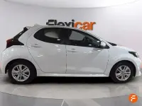 Usado Toyota Yaris Active 116 CV (85 kW) 2022 Blanco Utilitario