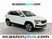 Usado Skoda Karoq Ambition 110 CV (80 kW) 2024 Blanco SUV