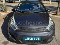 Usado Kia Rio 85 CV (62 kW) 2012 Gris / plata Berlina
