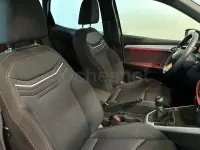 Usado Seat Arona FR 115 CV (84 kW) 2025 Gris / plata SUV