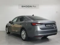 Usado Skoda Superb Selection 204 CV (150 kW) 2025 Gris