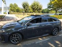 Usado Kia ProCeed GT-Line 140 CV (102 kW) 2019 Gris / plata Familiar