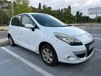 Usado Renault Scénic III 110 CV (80 kW) 2010 Blanco Monovolumen