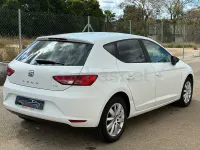 Usado Seat Leon Reference 105 CV (77 kW) 2014 Blanco Berlina