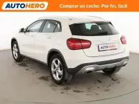 Usado Mercedes GLA180 Urban 122 CV (89 kW) 2017 Blanco SUV