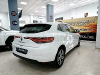 Usado Renault Mégane IV Zen 115 CV (84 kW) 2022 Blanco Berlina