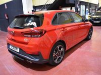 Usado Hyundai i30 N Line 120 CV (88 kW) 2023 Rojo Berlina