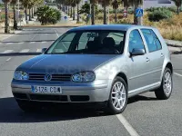 Usado VW Golf IV Highline 105 CV (77 kW) 2003 Gris / plata Berlina