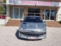 Usado Peugeot 206 109 CV (80 kW) 2002 Gris Descapotable