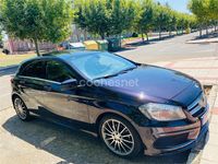 Usado Mercedes A200 AMG line 156 CV (114 kW) 2014 Violeta / lila Berlina