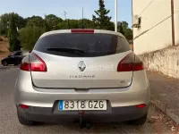 Usado Renault Mégane III Dynamique 105 CV (77 kW) 2010 Gris / plata Berlina