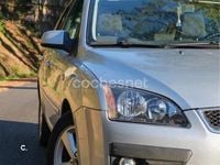Usado Ford Focus Sport 136 CV (100 kW) 2005 Gris / plata Berlina