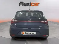 Usado Hyundai i20 84 CV (61 kW) 2022 Gris Utilitario