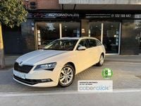 Usado Skoda Superb Style 150 CV (110 kW) 2018 Blanco Familiar
