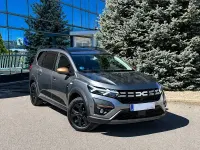 Usado Dacia Jogger Extreme 100 CV (73 kW) 2024 Gris / plata Monovolumen