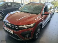 Usado Dacia Jogger Expression 110 CV (80 kW) 2024 Rojo Monovolumen