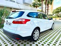 Usado Ford Focus Trend 95 CV (69 kW) 2012 Blanco Familiar