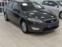 Usado Ford Mondeo Trend 140 CV (102 kW) 2007 Gris Berlina