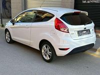 Usado Ford Fiesta Trend 101 CV (74 kW) 2015 Blanco Utilitario