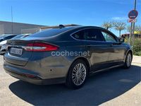Usado Ford Mondeo Titanium 187 CV (137 kW) 2021 Gris / plata Berlina