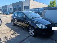 Usado Kia Ceed 90 CV (66 kW) 2009 Negro Utilitario