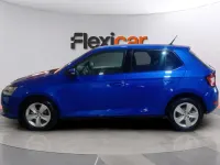 Usado Skoda Fabia 75 CV (55 kW) 2019 Azul Utilitario