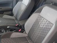 Usado VW Taigo R-line 110 CV (80 kW) 2022 Beig techo negro SUV