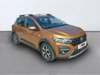 Usado Dacia Sandero Comfort 101 CV (74 kW) 2021 Naranja Berlina