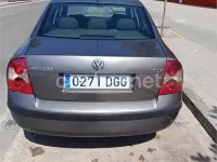 Usado VW Passat Advance 130 CV (95 kW) 2005 Verde Berlina