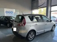 Usado Renault Scénic Authentique 95 CV (69 kW) 2011 Gris / plata Monovolumen