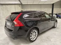 Usado Volvo V60 Momentum 150 CV (110 kW) 2016 Negro Familiar