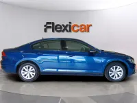Usado VW Passat Business 120 CV (88 kW) 2020 Azul Berlina