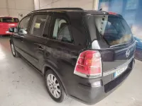 Usado Opel Zafira Cosmo 120 CV (88 kW) 2008 Negro Monovolumen