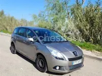 Usado Peugeot 5008 112 CV (82 kW) 2012 Beige Monovolumen