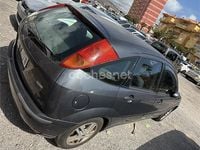 Usado Ford Focus Sport 115 CV (84 kW) 2004 Gris / plata Berlina