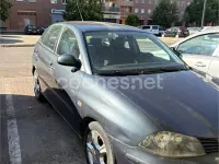 Usado Seat Ibiza 100 CV (73 kW) 2006 Gris / plata Utilitario