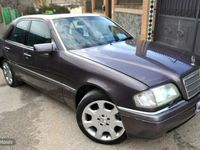 Usado Mercedes C250 Elegance 113 CV (83 kW) 1993 Gris Berlina