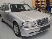 Usado Mercedes C180 Elegance 129 CV (94 kW) 2001 Gris / plata Familiar