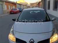 Usado Renault Clio II Dynamique 100 CV (73 kW) 2007 Beige Berlina