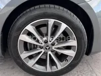 Usado Mercedes V220 Avantgarde 163 CV (119 kW) 2022 Gris / plata Monovolumen