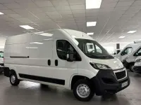 Usado Peugeot Boxer Premium 120 CV (88 kW) 2020 Blanco Van