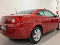 Usado Renault Mégane Cabriolet Authentique 115 CV (84 kW) 2005 Rojo Descapotable