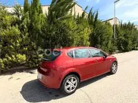Usado Seat Leon Reference 105 CV (77 kW) 2010 Granate Utilitario
