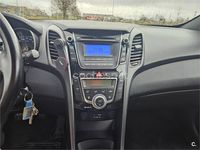 Usado Hyundai i30 GO! 110 CV (80 kW) 2016 Rojo Berlina