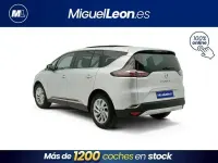 Käytetty Renault Espace Zen 160 HP (117 kW) 2017 Punainen Tila-auto